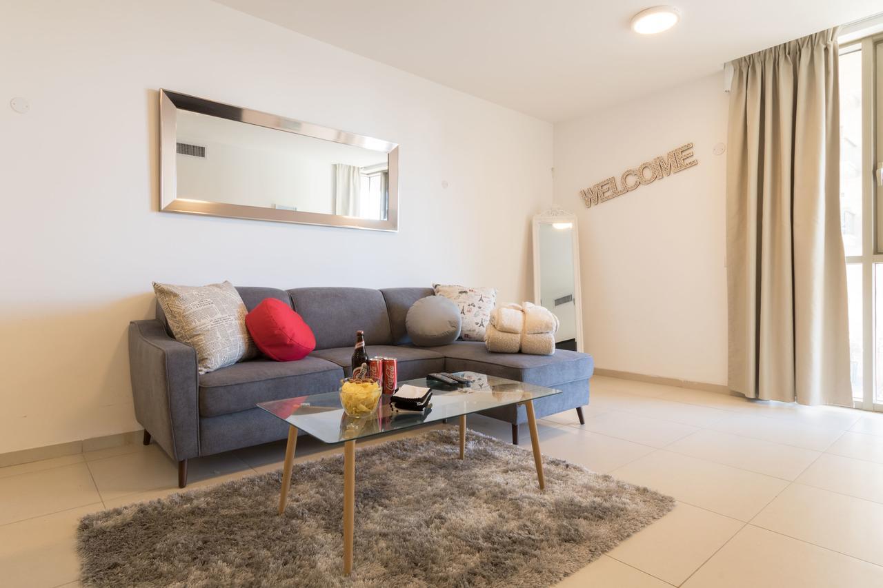 Luxury One-Bedroom Apartment/Parking In City Center Jerusalem Exterior photo
